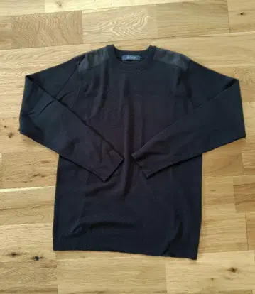 나노 유니버스 블랙 니트 스웨터 어깨 스웨이드 디자인 사이즈 M