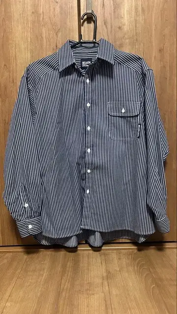 스트라이프 긴팔 셔츠