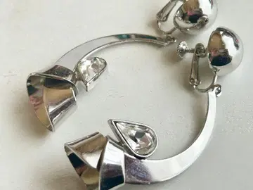 빈티지 실버 컬러 은색 개성파 유니크 흔들리는 귀걸이