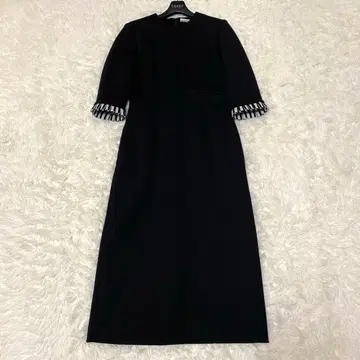 보더스 앳 발코니 타이트 프릴 본딩 롱 원피스