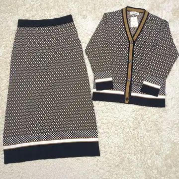 [ 미사용 새상품 ] INED 클래시컬 자카드 니트 셋업