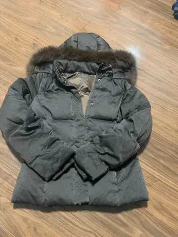 다크 그레이 다운 자켓 퍼 포함