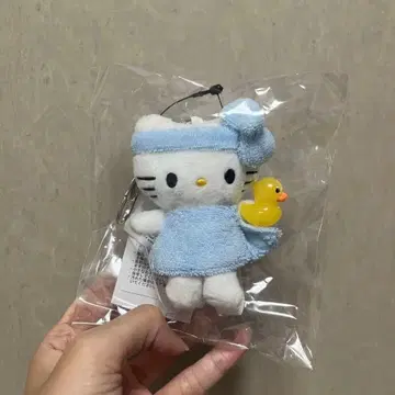 로리즈팜 Me% 토이 키링 헬로키티 타월