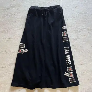 PINK HOUSE 로고 와펜 맨투맨 스커트 블랙 롱 기장 ab