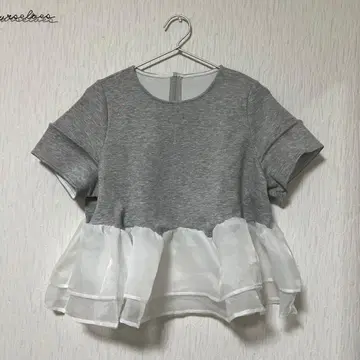 시어 프릴 티어드 페플럼 도킹 상의