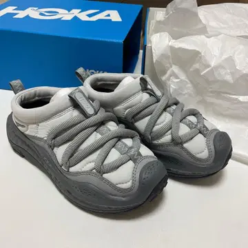 HOKA 아웃도어 샌들 그레이