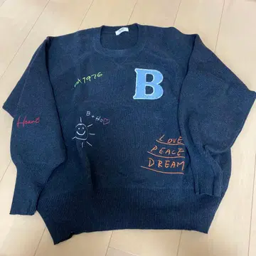 BEAMS HEART 다크 블루 오버 사이즈 니트