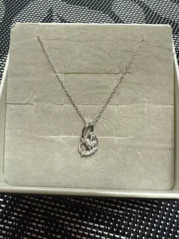 쥬얼리 츠츠미 K10 WG 크리스탈 장식 목걸이