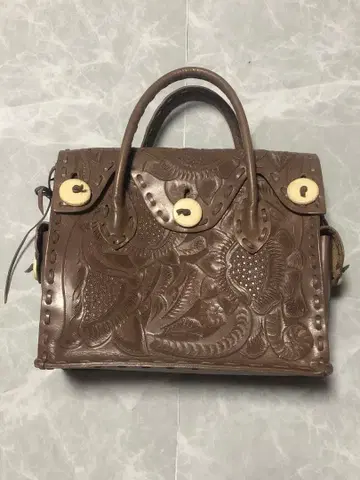 GRACE CONTINENTAL Carving Tribes 브라운