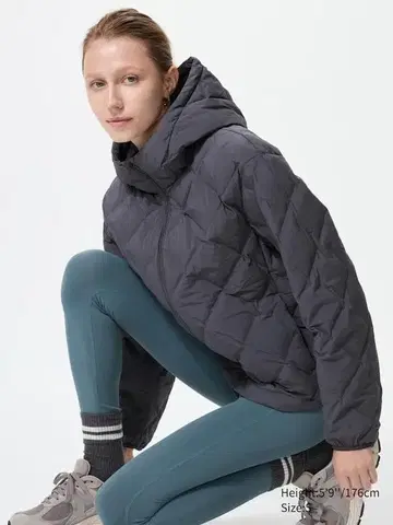 UNIQLO 퍼프 테크 후드티 여성용 다크 그레이 M 1029R