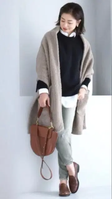 HAUNT 하운트 에코 무스탕 스톨