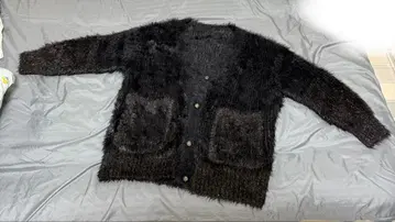 Eito stan 블랙 퍼 소재 긴팔 가디건