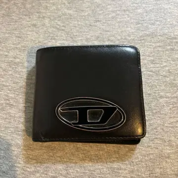 블랙 가죽 접이식 지갑 로고 포함