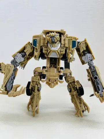 트랜스포머 스튜디오 시리즈 SS-24 본크러셔