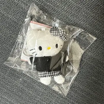 헬로키티 체크 무늬 키링
