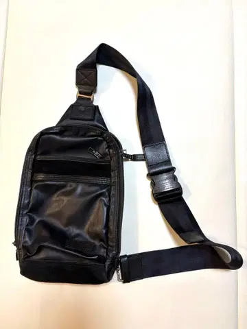 마스터피스 master-piece 블랙 바디백