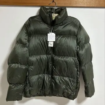 유니클로 울트라 라이트 다운 볼륨 자켓 카키 사이즈 XXL