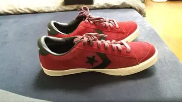 CONVERSE 스웨이드 레드 로우컷 스니커즈