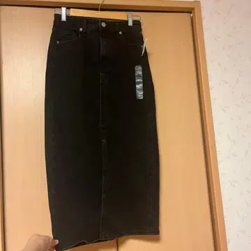 GAP 블랙 데님 타이트 스커트