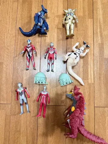 울트라맨 피규어 세트 8체