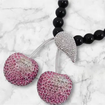 SWAROVSKI 체리 목걸이 스와로브스키 크리스탈