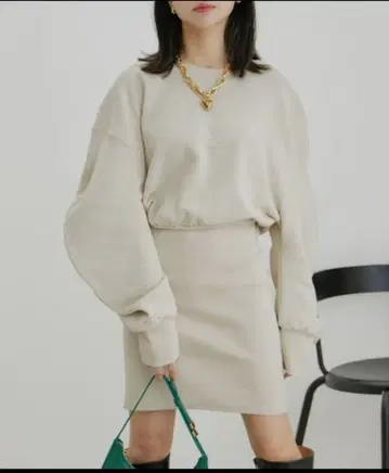 새상품 VIS 맨투맨 원피스