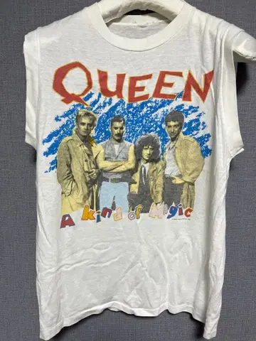 Queen A Kind of Magic 슬리브리스 T셔츠