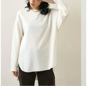 Whim Gazette 화이트 긴팔 상의