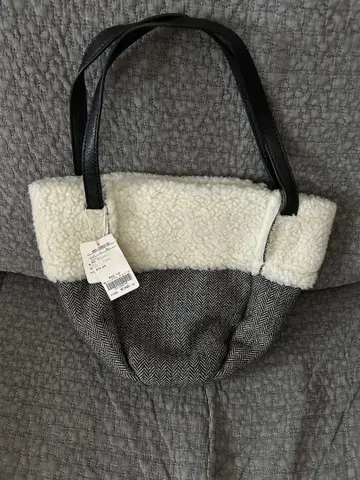 새상품 레이지 수잔 페이크 무스탕 백 헤링본