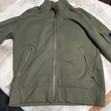 C.P. COMPANY 올리브 풀집업 재킷