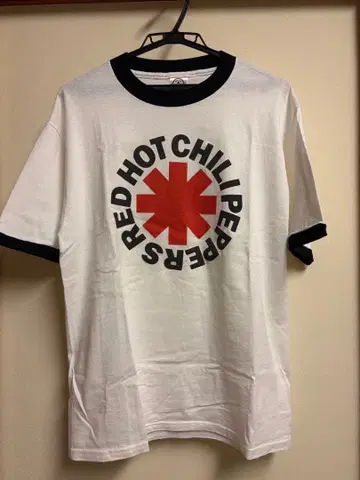 [ RED HOT CHILI PEPPERS ] 티셔츠 M 사이즈