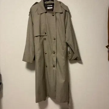 체크 무늬 베이지 트렌치코트 벨트 포함