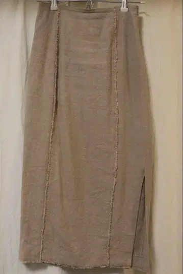 GALLARDAGALANTE 린넨 베이지 타이트 스커트 사이드 슬릿