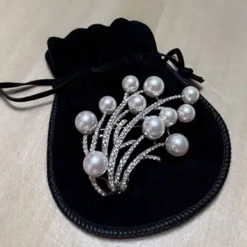 ADORE 럭스 펄 브로치