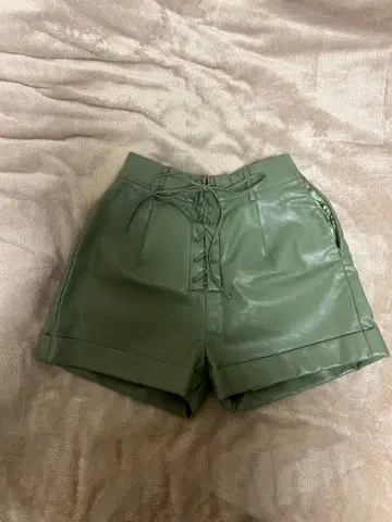 jouetie 올리브 그린 숏팬츠
