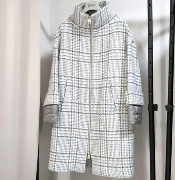 Herno 2020년 롱 코트 체크 로고 플레이트 42