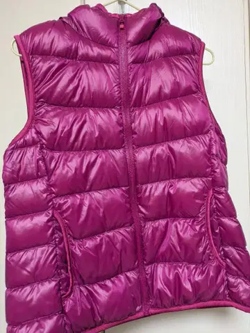 UNIQLO 후드 부착 퍼플 다운 베스트