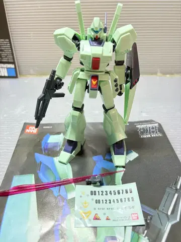 HGUC 역습의 샤아 1/144 RGM-89 제간 완성품