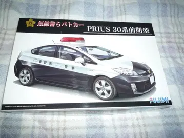 후지미 1/24 도요타 프리우스 30계 전반기 무선 순찰차