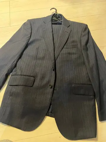 거의 미사용 수트 앙투아네트 핀스트라이프 비즈니스 정장