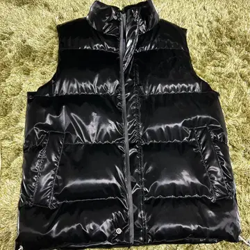 블랙 광택 다운 베스트