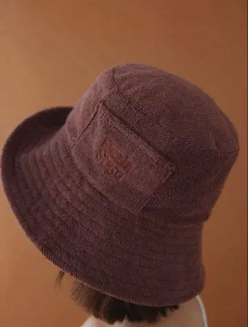 브라운 버킷햇 패치 포함