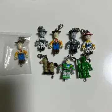 토이 스토리 피규어 스트랩 8개 세트