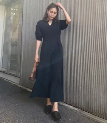 AMERI LANTERN SLEEVE TUCK DRESS