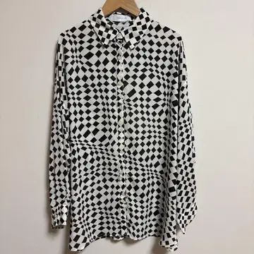 [삼플리시테] 기하학 패턴 블라우스 3L 상당 블랙/화이트 비침
