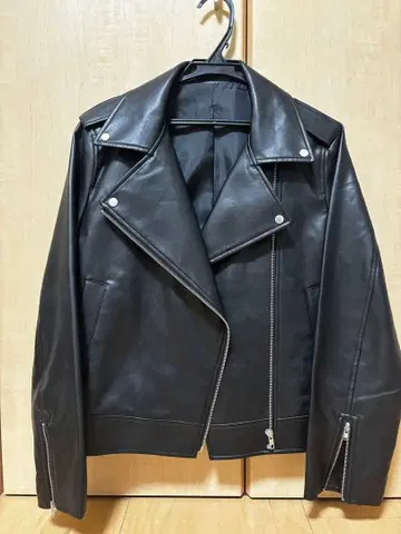 GU 블랙 라이더 자켓 L