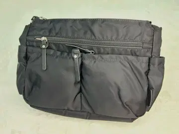 [ Y'SACCS ] 숄더백 블랙 포켓