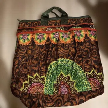 PUEBCO 자수 디자인 토트백