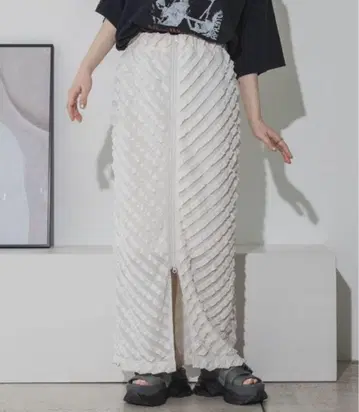 미사용 새상품 지나시스 JEANASIS 컷 프릴 zip 내로우 스커트