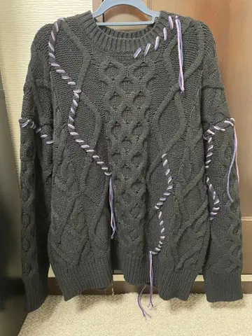 다크 그레이 케이블 니트 스웨터 F 사이즈